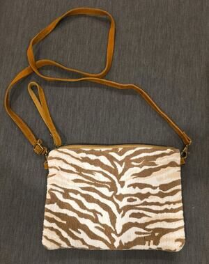 Macchia di Ruggine Go Get Them Tiger Woven Leather Crossbody Bag Wristlet Brown